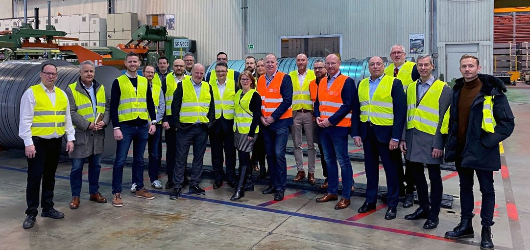WFG_BusinessBreakfastBönen_25_Personen_besichtigen_das_Unternehmen_Welser_in_Boenen.jpg 25 Personen besichtigen das Unternehmen Welser in Bönen.