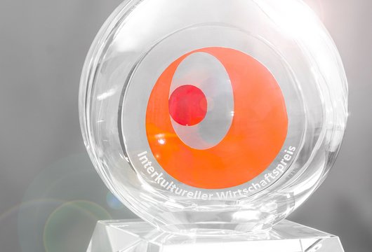 Da Bild zeigt einen Pokal. 